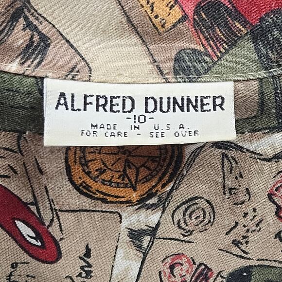 RARE Vintage Adventurer Gear Allover print Short Blouse/Women's Shirt/BeigeSMALL - Picture 2 of 8